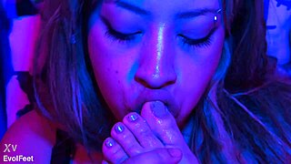paola's into sucking her toes with deepthroat and gagging