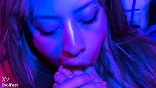 paola's into sucking her toes with deepthroat and gagging