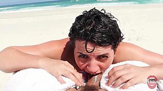 safada me fez um boquete na praia na frente dos bainhistas, with deepthroat tits ass skinny small tits blowjob big ass.