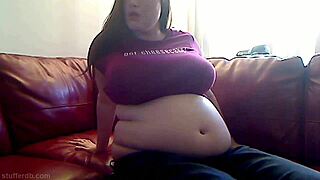 Azismiss demonstrates ice cream stuffing with big tits and ass