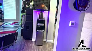 Did you see Alix Lynx's leggings rip during fingering?