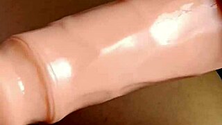 Amateur couple fucks girlfriend with friend cumming on pussy