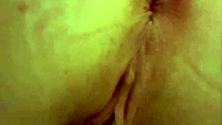 Story of pissing and anal winking in a toilet scene for leetdos