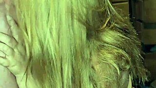 watch preggo milf suck big cock?