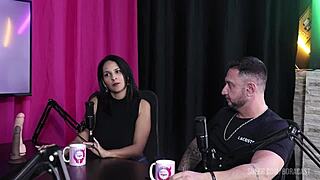 Duas Gostosas Com Os Peitos De Fora Fazem Boquete E Tem A Buceta Fodida Gemendo Gostoso E Ficando Molhadinhas - Bruna Carlos Matheus Caetano Kel Abate E Bruno Abate Watch On Sheer Red