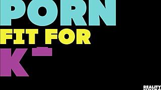 Nicole Aria and bestie Angel Windell end up in threesome with stepdad after cam show?