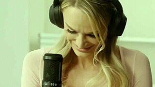 Redhead Babe Vanna Bardot Scissors Blonde Emma Hix