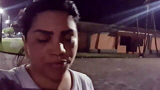 Sai sem calcinha pra malhar o personal sentiu o cheiro da minha buceta suadinha me levou pro banheiro e encheu minha buceta de porra