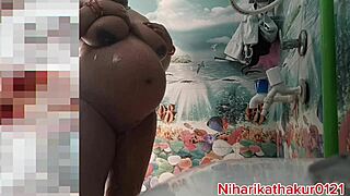 i'm bathing in the bathroom, guess what's happening