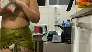 Will Flashing My Big Pussy Be the Perfect Dessert?