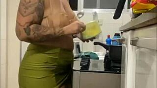 Will Flashing My Big Pussy Be the Perfect Dessert?