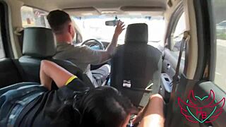 Mamou o enteado enquanto o corno dirigia no carro