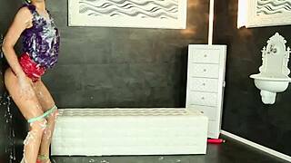 i masturbate at the gloryhole and get bukkake cummin all over