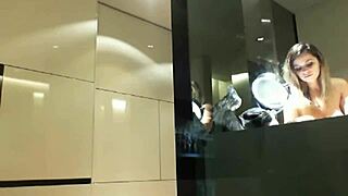 Dea Squirt and Shower in Berlin with Toys and Dildo Flashing