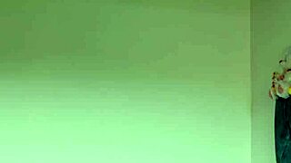 Watch her squirt while masturbating