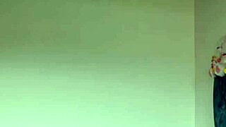 Watch her squirt while masturbating