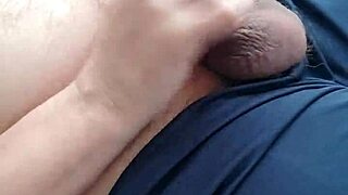 Leoninodelas Ejaculates In The Room