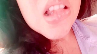 Quiero que mis vecinos me vean mientras me masturbo 😏