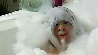 cyno enjoys a relaxing solo bubble bath session