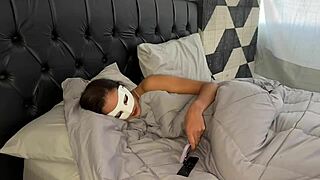 Woke up friend with hot sex!