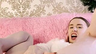 I masturbated with a butt plug in my ass and squirted close up.