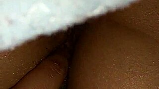mojadita quiero una chica mmm