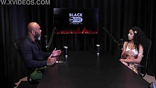 Feeling that dick enter in public makes her heart race