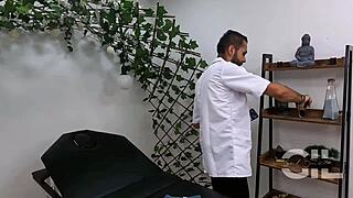 el masajista quiere darme un final feliz con su gran verga parte 1 - salome gil