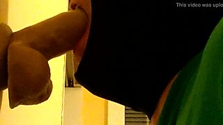 i'm deepthroating this dildo in the hood