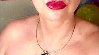 Chubby stepmom masturbates hot mature bitch 😈