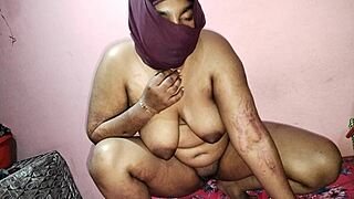 Bhabhi Ko Land Chusne Mein Dikkat Ho Rahi Thi To Bhabhi Ne Bal Kat Kar Saaf Kar Diya