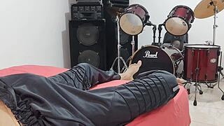 MAN MASTURBATES HIS BIG COCK IN FRONT OF THE CAMERA