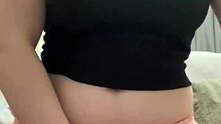 i'm stuffin my panties in my wet puffy pussy to masturbate, lol