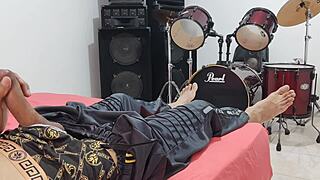 MAN MASTURBATES HIS BIG COCK IN FRONT OF THE CAMERA