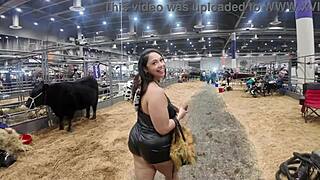Honey Tsunamis Texas Rodeo With Sloppy Muff Diving And Rough Licking