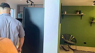 I fuck Colombian whore's ass to avoid gas cutoff