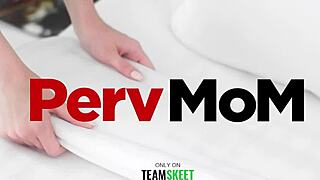 i'm a sexually frustated stepmom, so i feeded my stepson my pussy for dinner