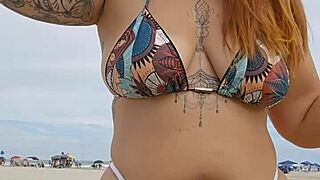 Young girl flashes on beach to attract married man for fucking