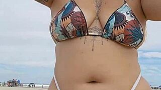 Young girl flashes on beach to attract married man for fucking