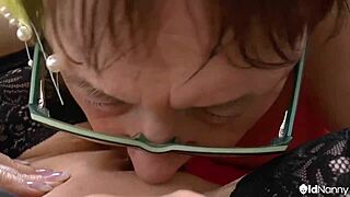 curvy mature lesbian licks pussy with toys