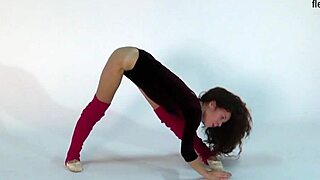 Anna Ocean Stretches Acrobatically Naked As Flexible Teen Gymnast