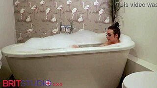 British Teen Gets Naughty in Bath!