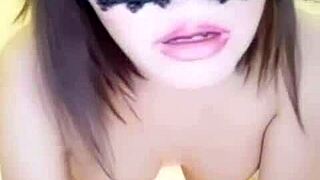 Thai couple fucks loudly on live