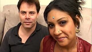 Girls dive muff in interracial Taj Mahal scene!