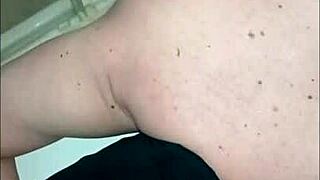 Does maitresse kantalis humiliate slave ebed outdoors?