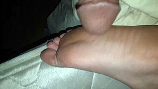 want to see cum on these feet?