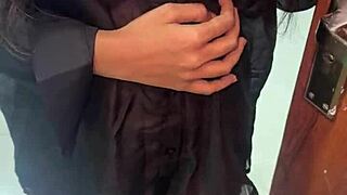 Delivery Boy Trades Parcel For Curvy Sex