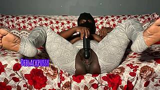 hey, check out this easy squirt trick with a homemade vibrator setup