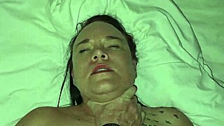 Cheating wife enjoys pussy licking in hotel