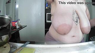 I'm doing the dishes with my boobies out, feeling so curvy